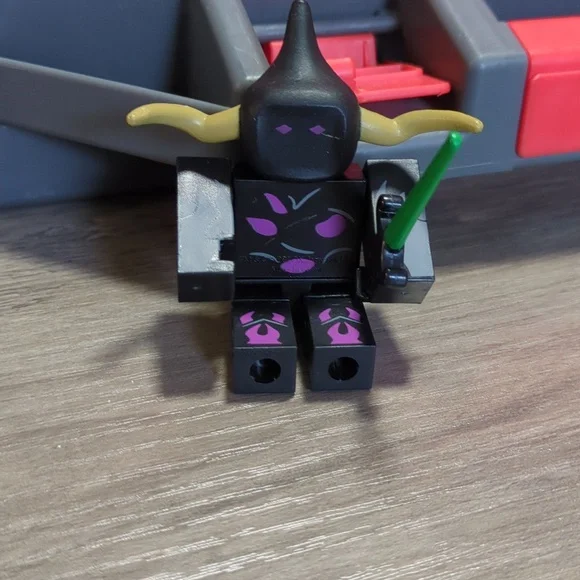 Roblox Series 2 Azurewrath Lord of the Void Minifig - Picture 4 of 4